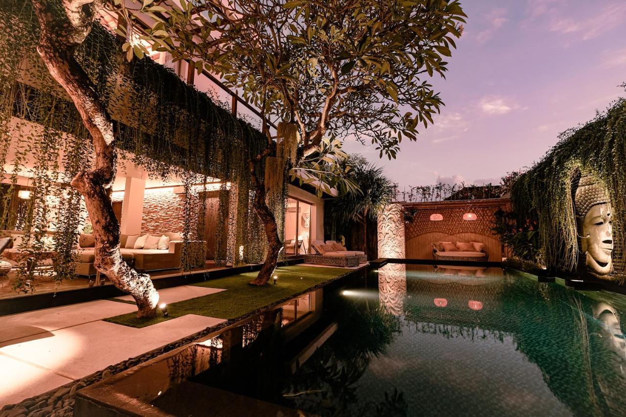 Sunset Palms Beach Villa Jimbaran Exterior foto