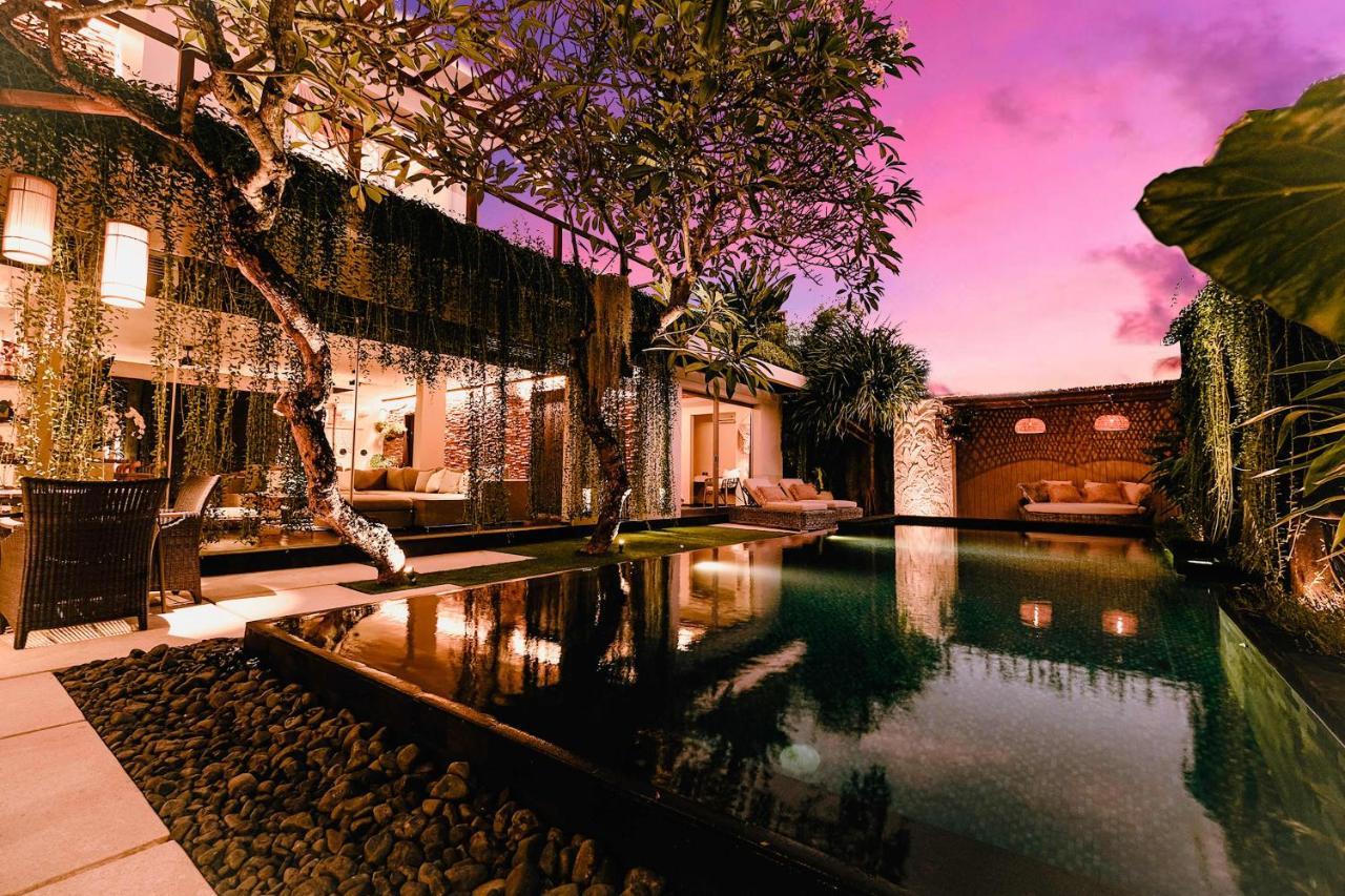 Sunset Palms Beach Villa Jimbaran Exterior foto